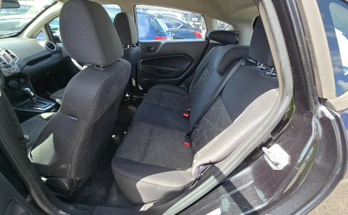 2013 Ford Fiesta - Image 11 of 12
