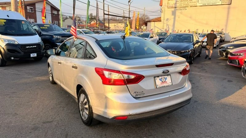 2013 Ford Focus 3rd Gen - Image 5 of 12