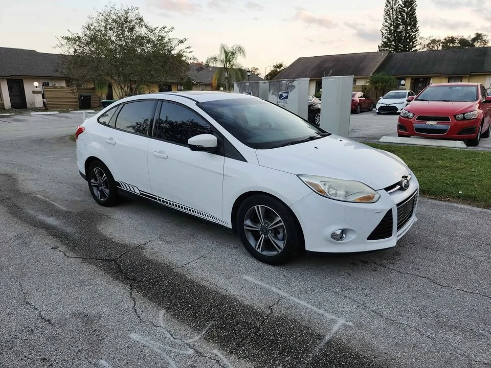 2013 Ford Focus 3rd Gen - Image 2 of 12