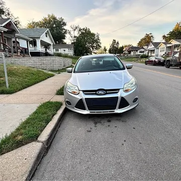 2013 Ford Focus SE Hatchback 4D