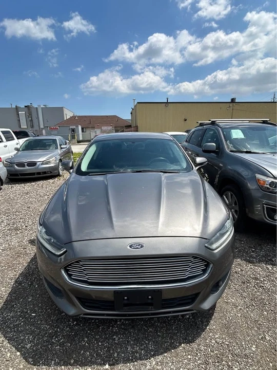 2013 Ford Fusion 2nd Gen - Image 2 of 10