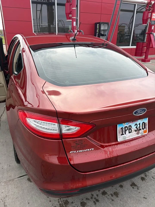 2013 Ford Fusion 2nd Gen - Image 10 of 18
