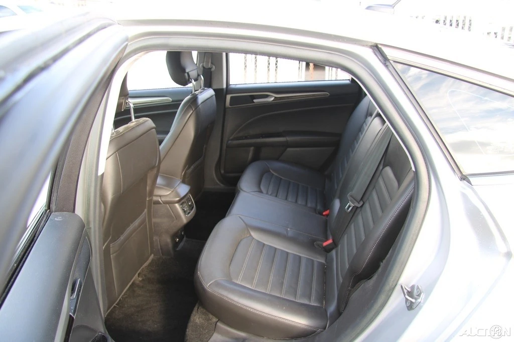 2013 Ford Fusion 2nd Gen - Image 19 of 21