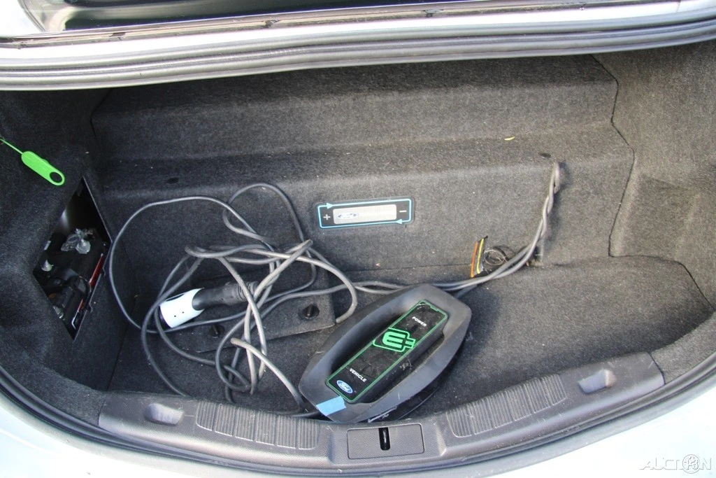 2013 Ford Fusion 2nd Gen - Image 20 of 21