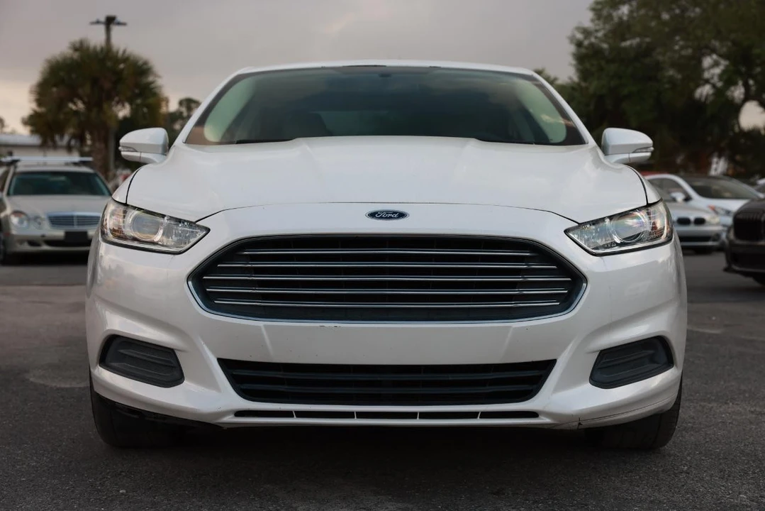 2013 Ford Fusion 2nd Gen - Image 16 of 21