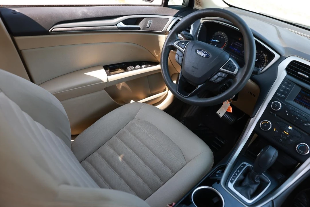 2013 Ford Fusion 2nd Gen - Image 19 of 21