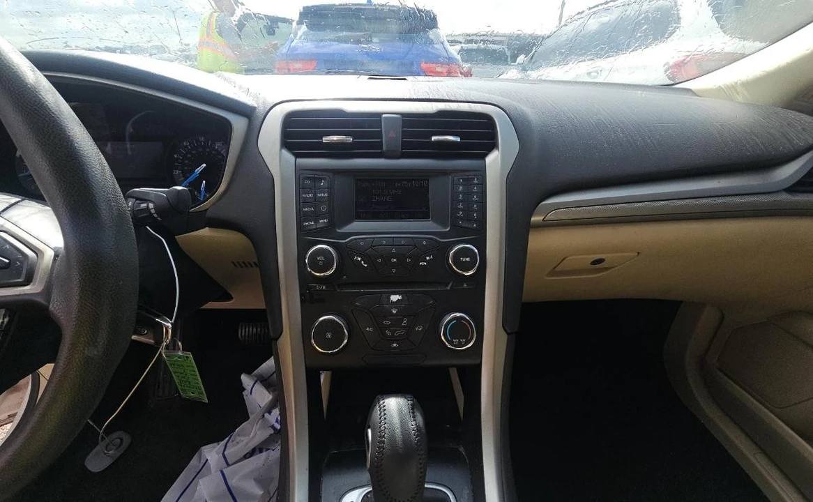 2013 Ford Fusion 2nd Gen - Image 7 of 9