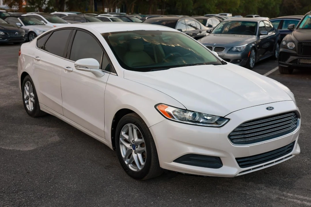 2013 Ford Fusion 2nd Gen - Image 15 of 21