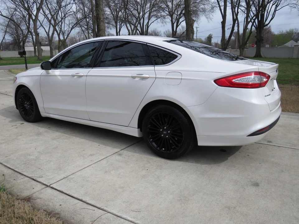 2013 Ford Fusion 2nd Gen - Image 5 of 12