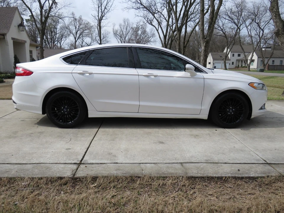 2013 Ford Fusion 2nd Gen - Image 9 of 12