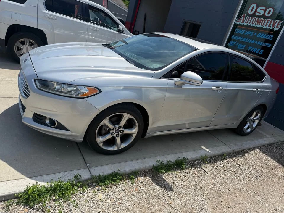 2013 Ford Fusion 2nd Gen - Image 2 of 6