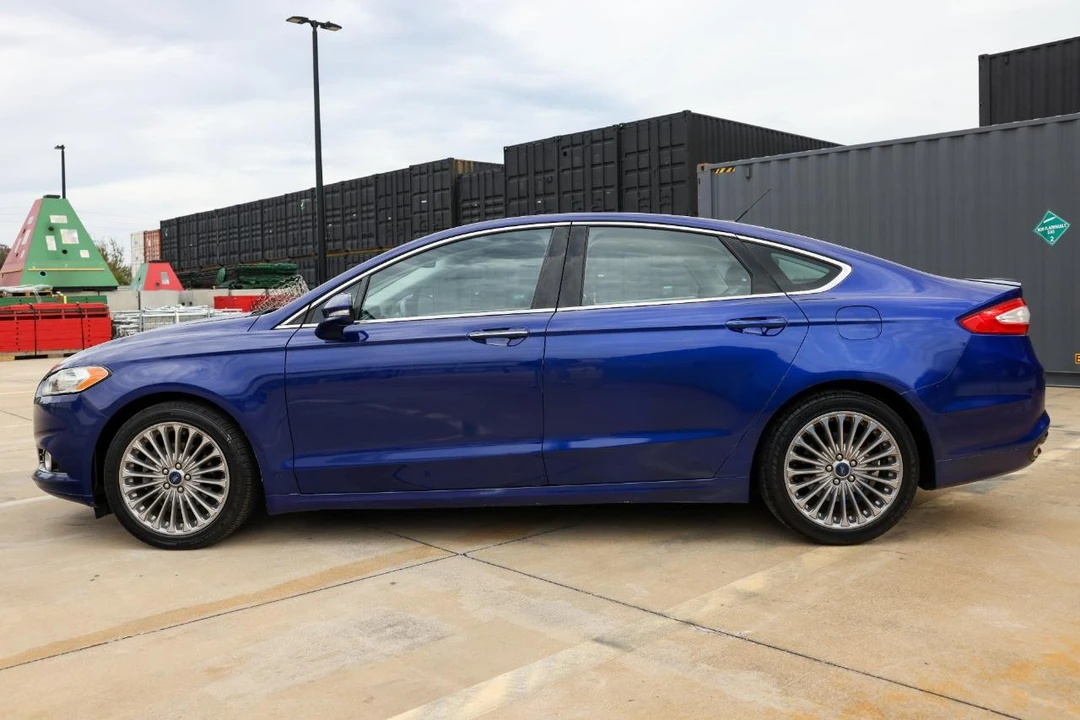 2013 Ford Fusion 2nd Gen - Image 3 of 12