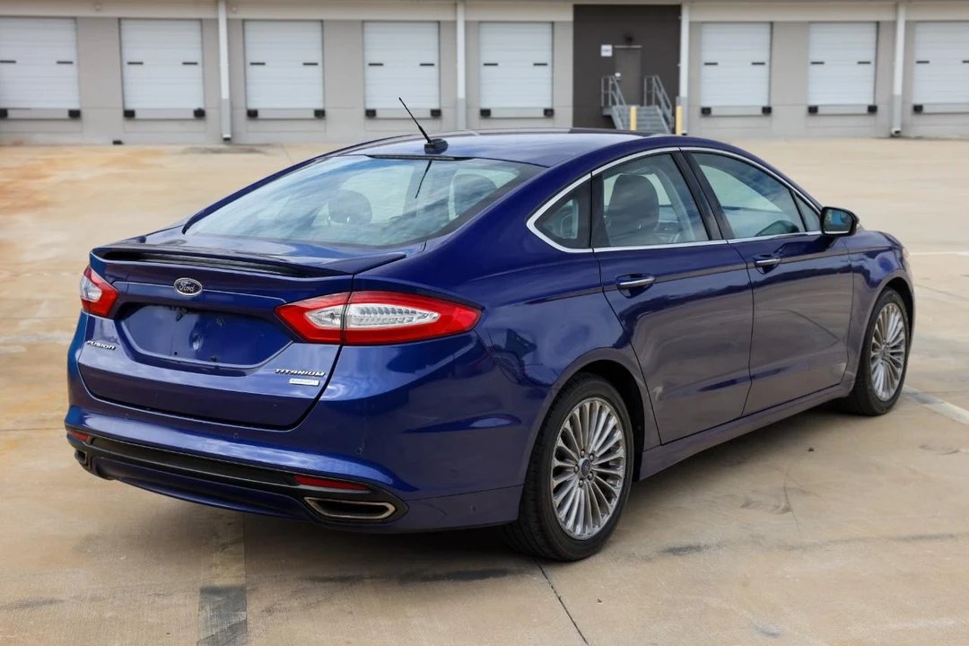 2013 Ford Fusion 2nd Gen - Image 11 of 12