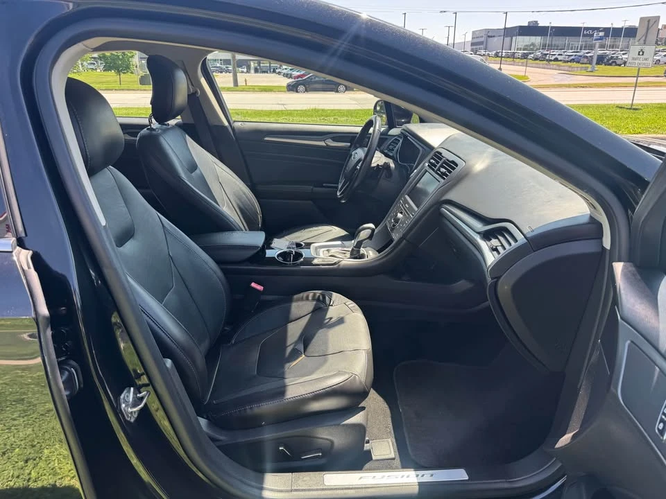 2013 Ford Fusion 2nd Gen - Image 12 of 18