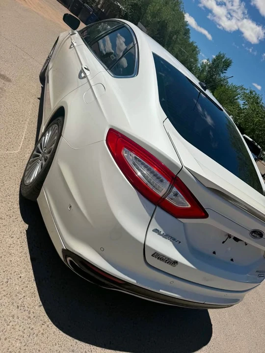2013 Ford Fusion 2nd Gen - Image 5 of 9