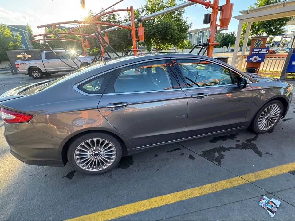 2013 Ford Fusion 2nd Gen - Image 10 of 13