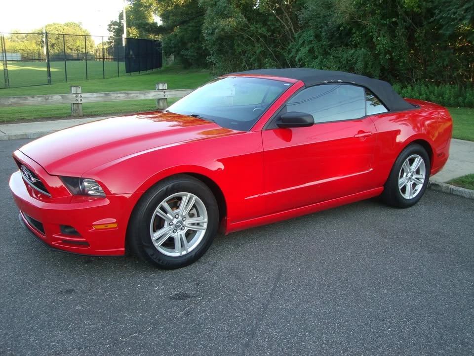 2013 Ford S197 Mustang - Image 2 of 20