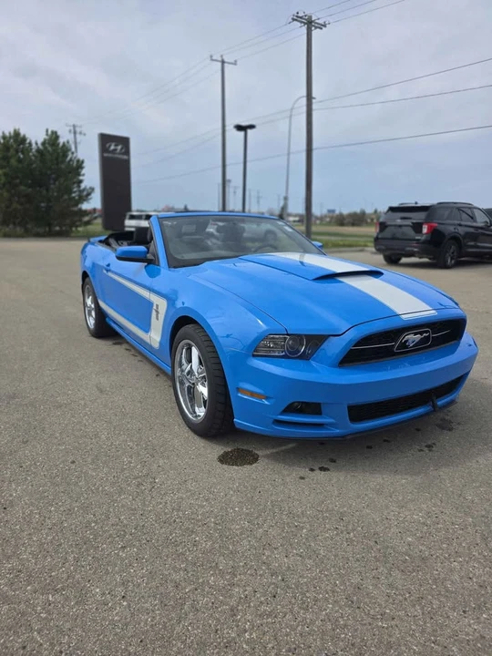 2013 Ford S197 Mustang - Image 2 of 9
