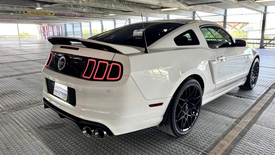 2013 Ford S197 Mustang - Image 6 of 9
