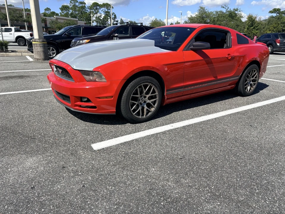 2013 Ford S197 Mustang - Image 5 of 12