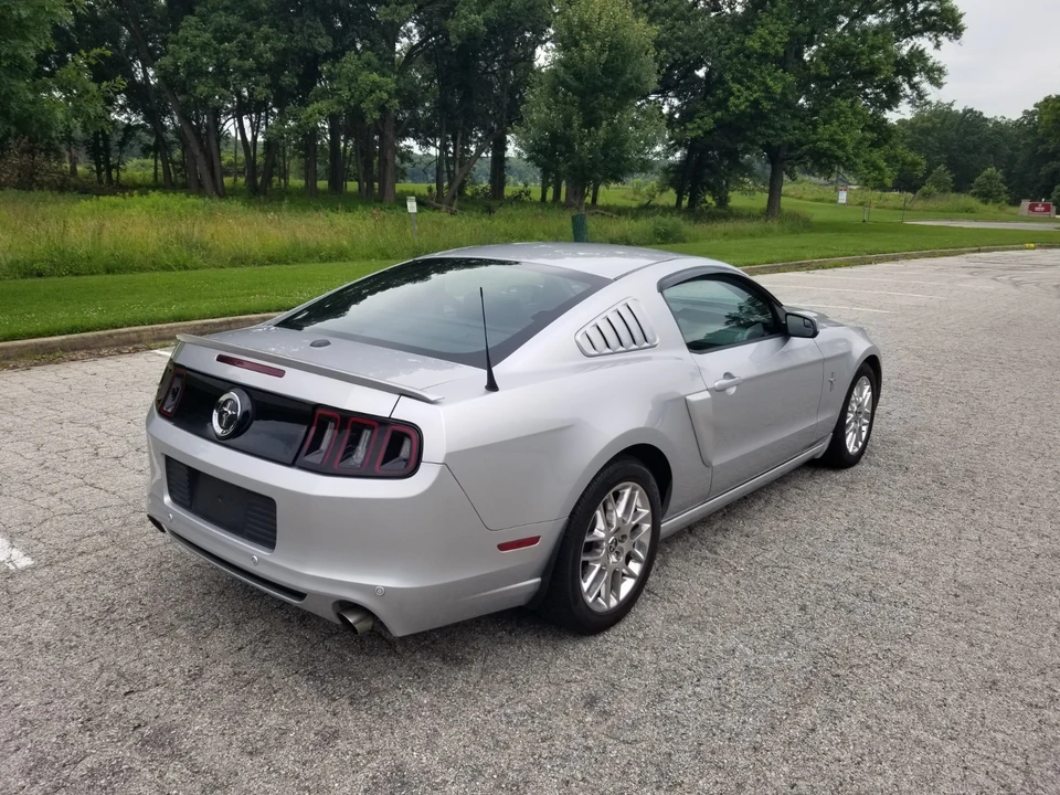 2013 Ford S197 Mustang GT - Image 7 of 21