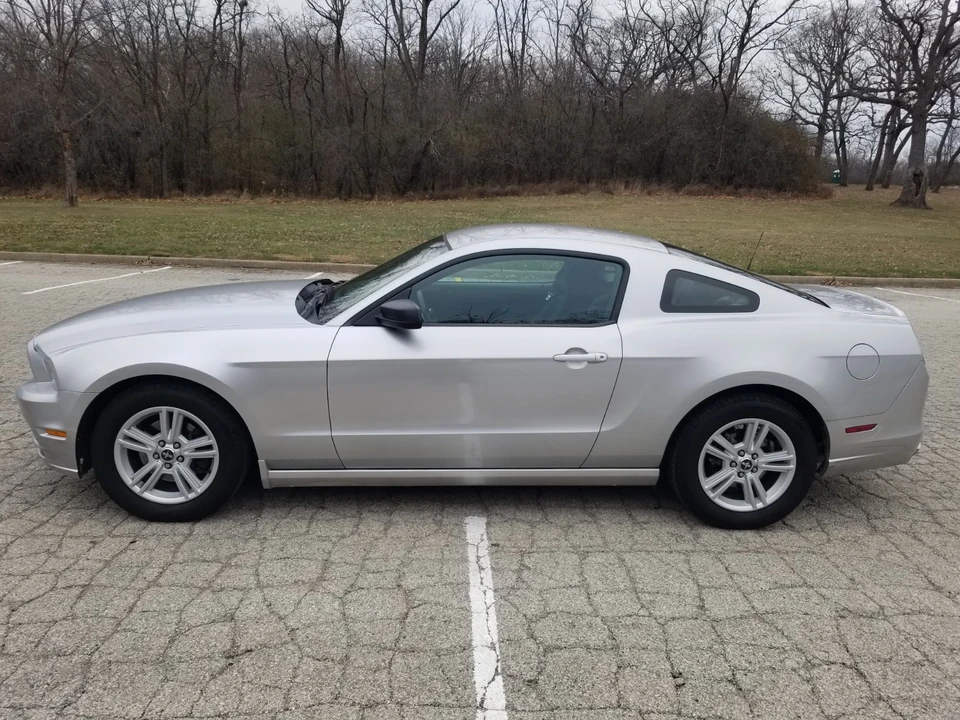 2013 Ford S197 Mustang - Image 2 of 11