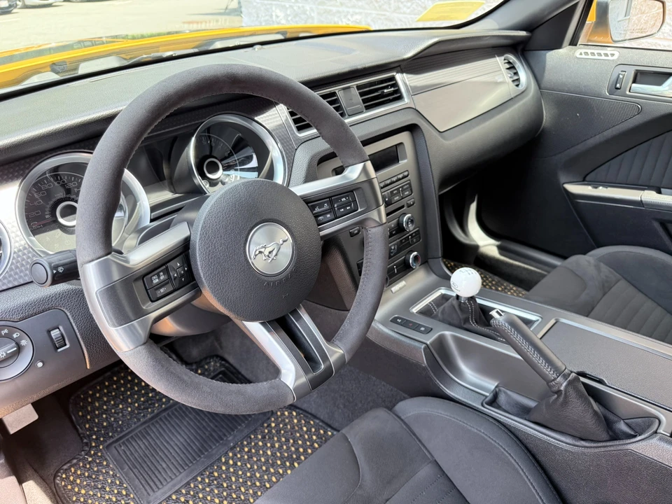 2013 Ford Mustang - Image 10 of 31