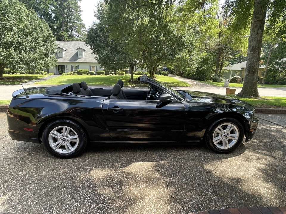 2013 Ford S197 Mustang - Image 2 of 21