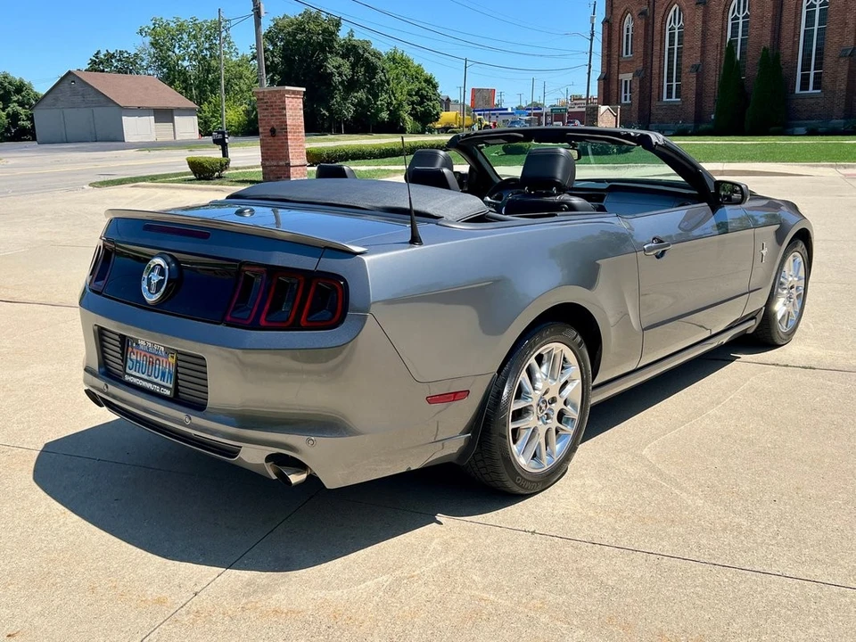 2013 Ford S197 Mustang - Image 5 of 12