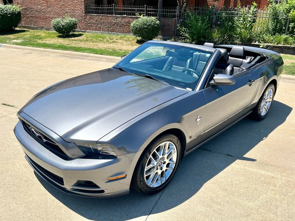 2013 Ford S197 Mustang - Image 9 of 12