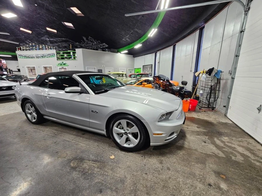 2013 Ford S197 Mustang - Image 8 of 12