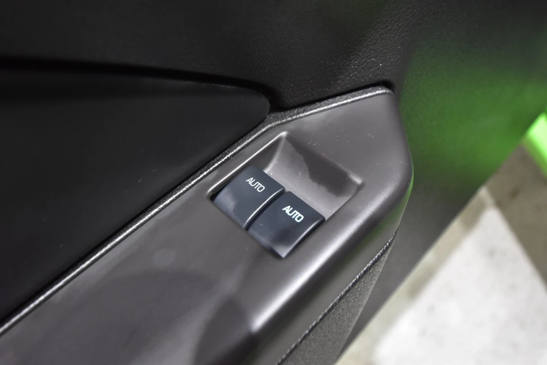 2013 Ford S197 Mustang - Image 16 of 21