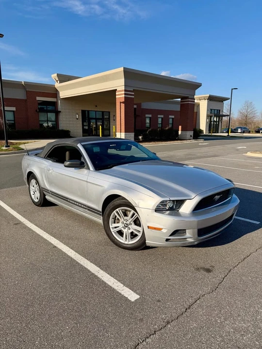 2013 Ford S197 Mustang - Image 2 of 18