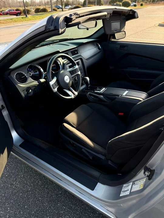 2013 Ford S197 Mustang - Image 9 of 18