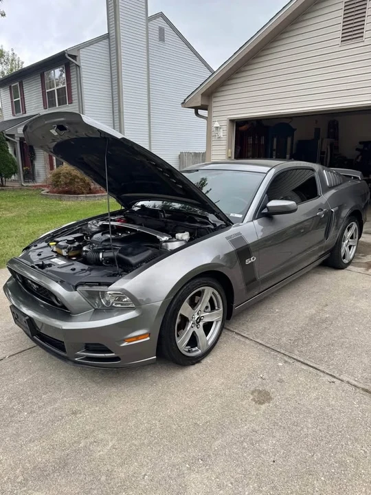 2013 Ford S197 Mustang - Image 2 of 8