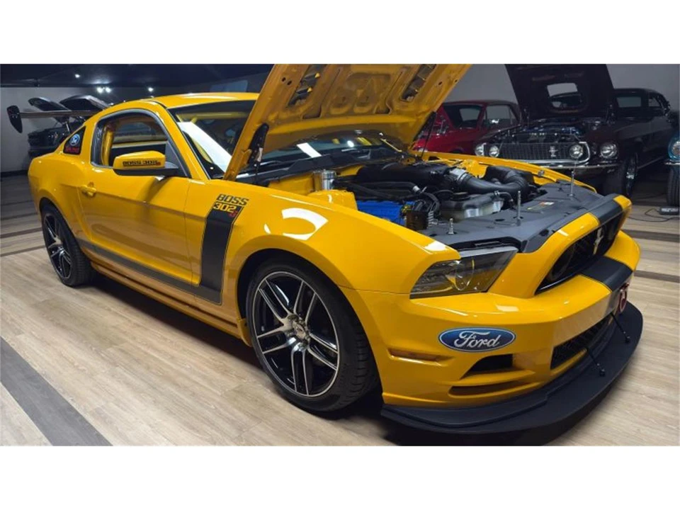 2013 Ford S197 Mustang - Image 2 of 31