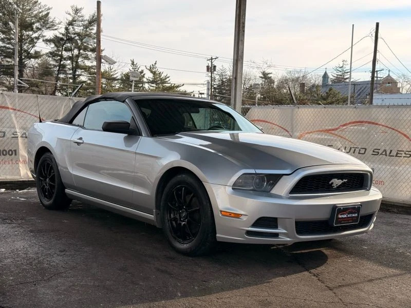 2013 Ford S197 Mustang - Image 6 of 12