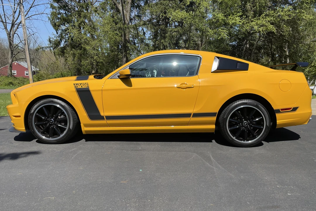 2013 Ford S197 Mustang Boss 302 - Image 3 of 31