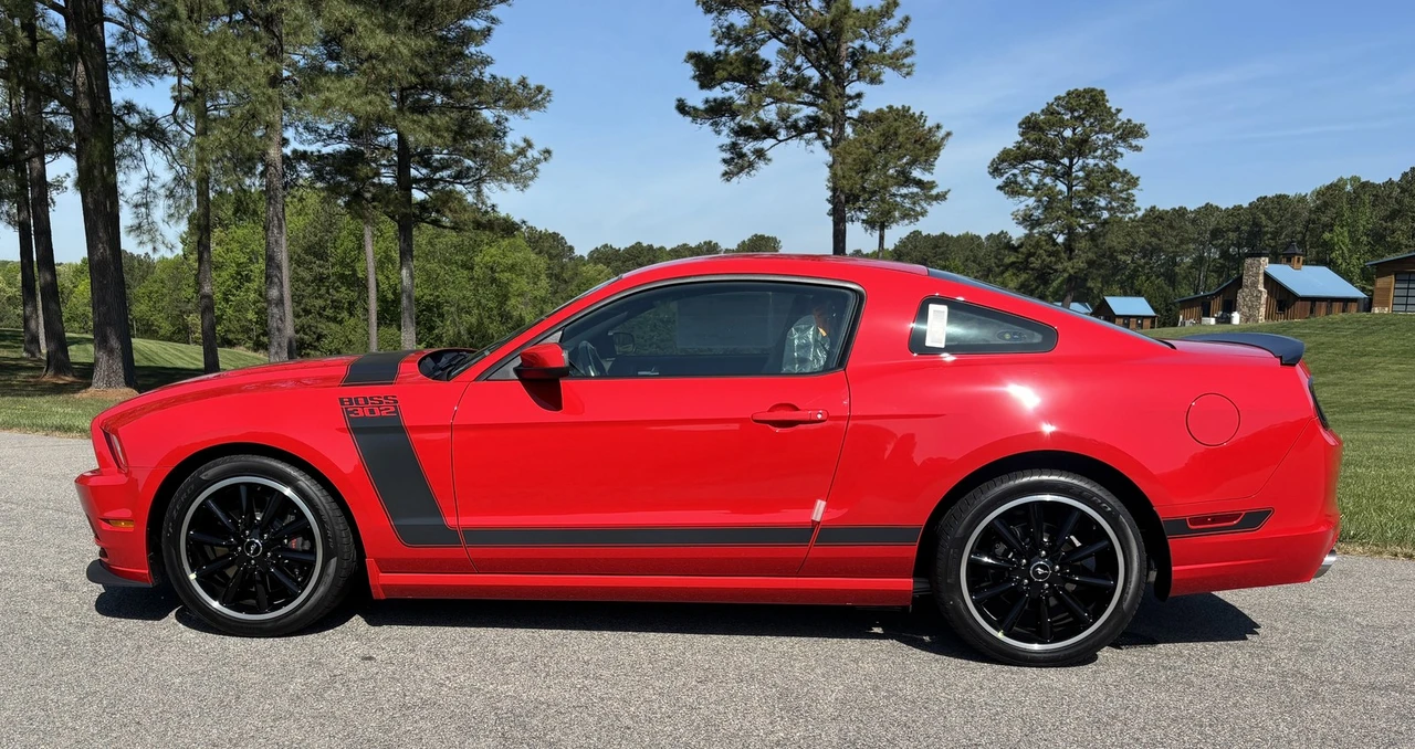 2013 Ford S197 Mustang Boss 302 - Image 2 of 28