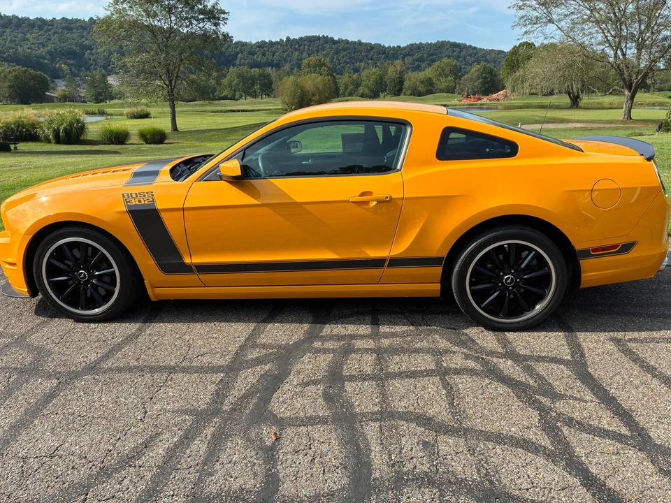 2013 Ford S197 Mustang Boss 302 - Image 6 of 31