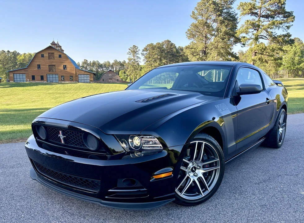 2013 Ford S197 Mustang Boss 302 - Image 4 of 31
