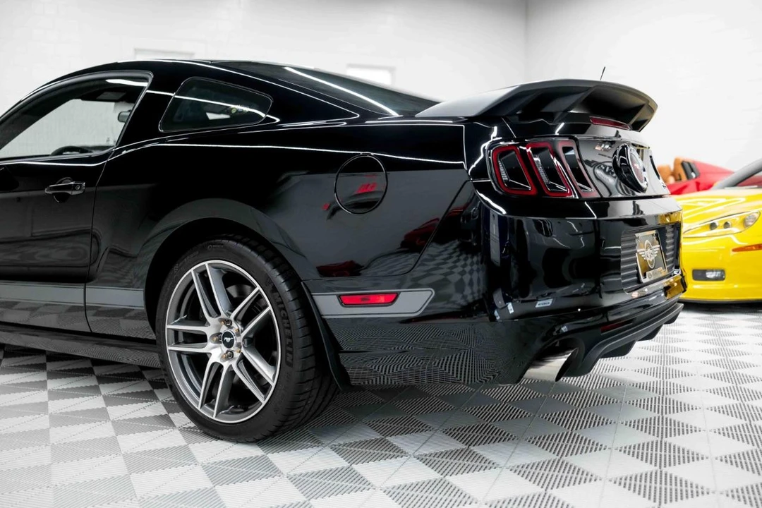 2013 Ford S197 Mustang Boss 302 - Image 29 of 31