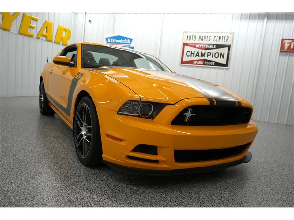 2013 Ford S197 Mustang Boss 302 - Image 22 of 31