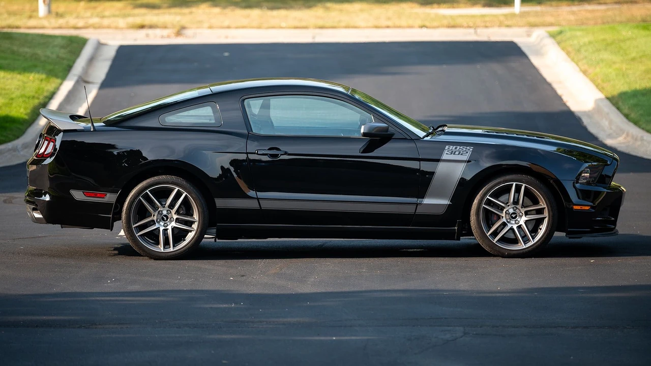2013 Ford S197 Mustang Boss 302 - Image 2 of 31