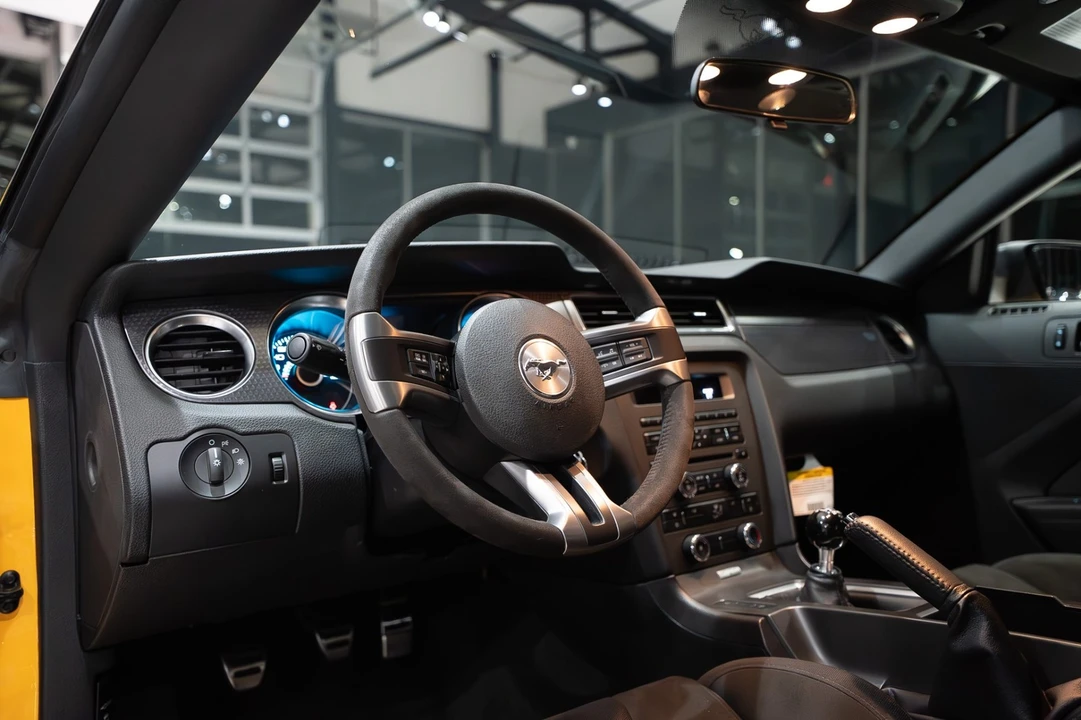 2013 Ford S197 Mustang - Image 11 of 21