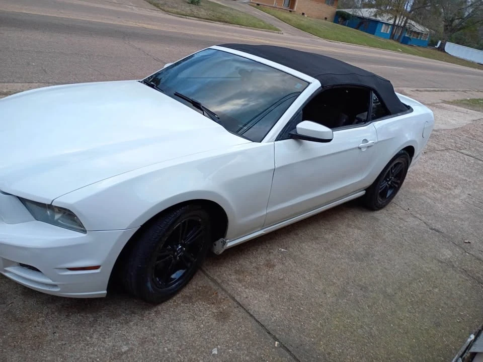2013 Ford S197 Mustang - Image 2 of 3
