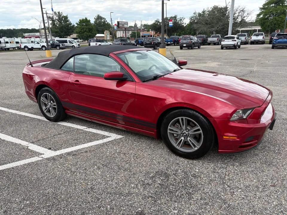 2013 Ford S197 Mustang - Image 2 of 7