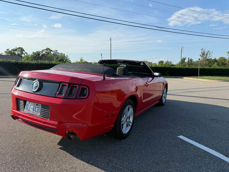 2013 Ford S197 Mustang - Image 4 of 10