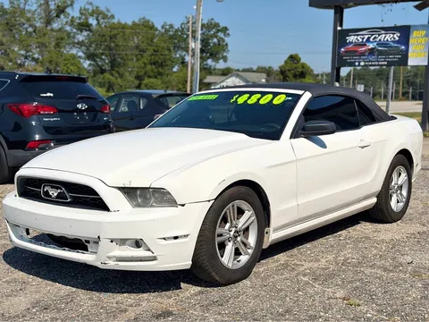 2013 Ford Mustang Convertible 2D