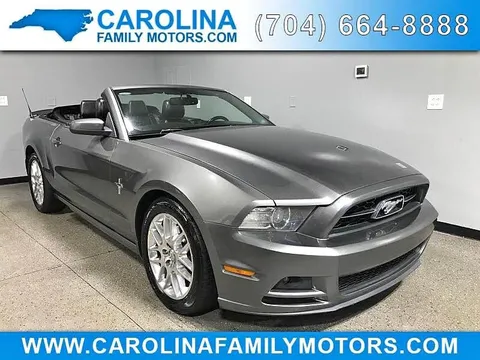 2013 Ford Mustang Convertible 2D
